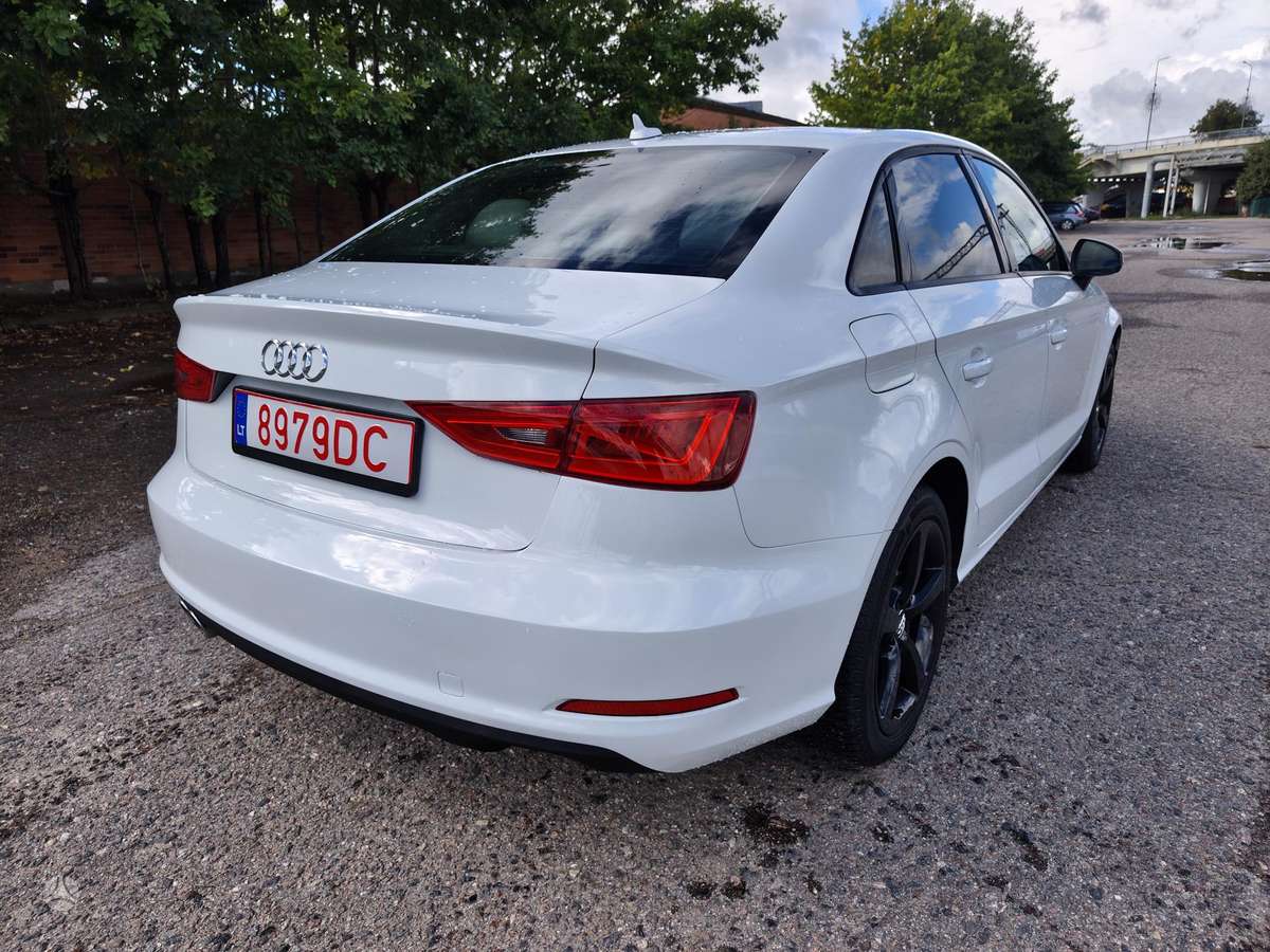Audi A3, 1.8 l., Седан