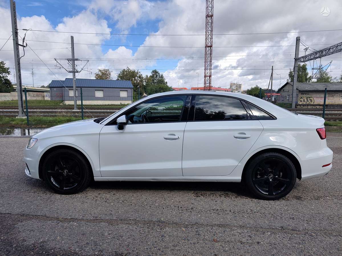 Audi A3, 1.8 l., Седан