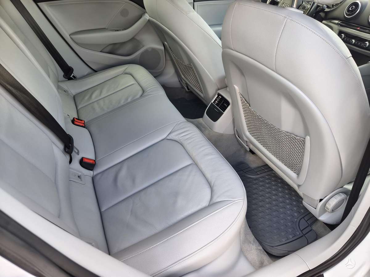 Audi A3, 1.8 l., Седан