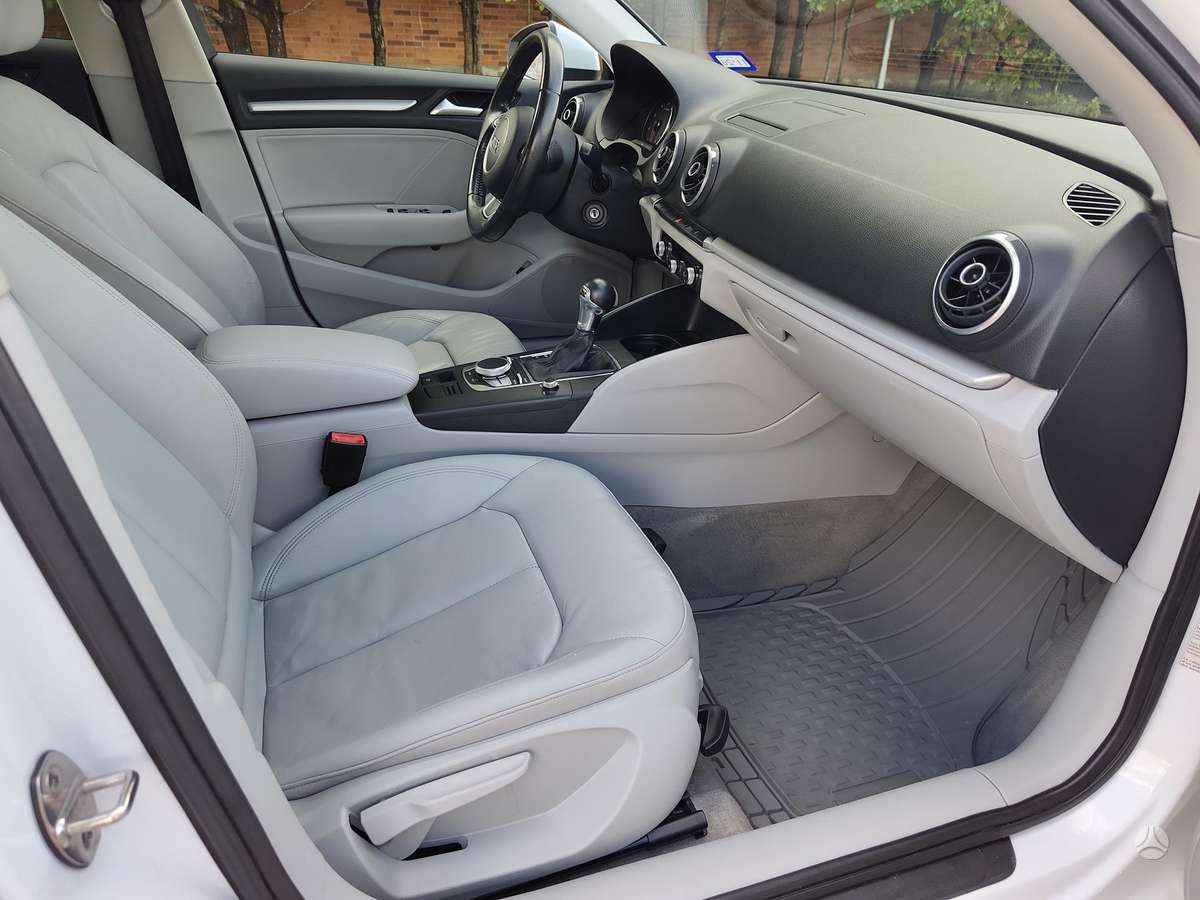 Audi A3, 1.8 l., Седан