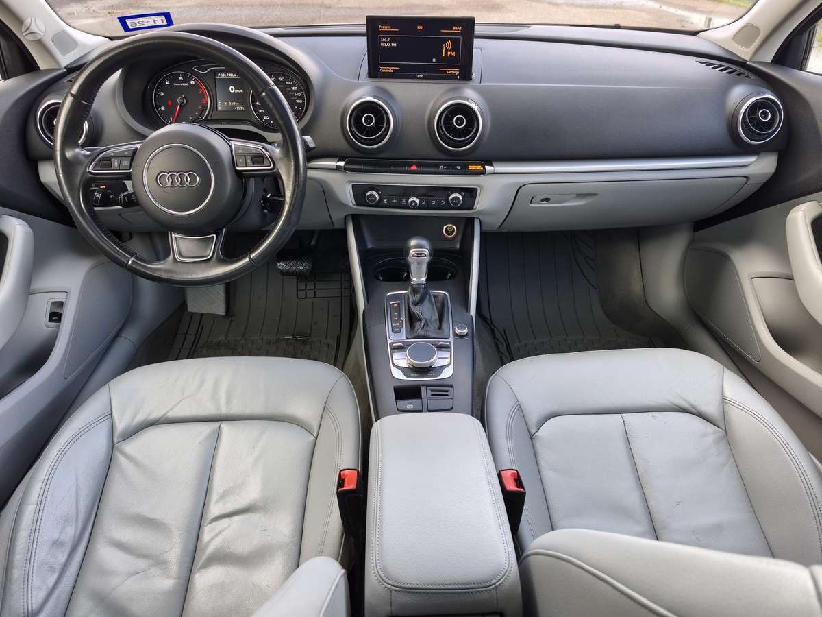 Audi A3, 1.8 l., Седан