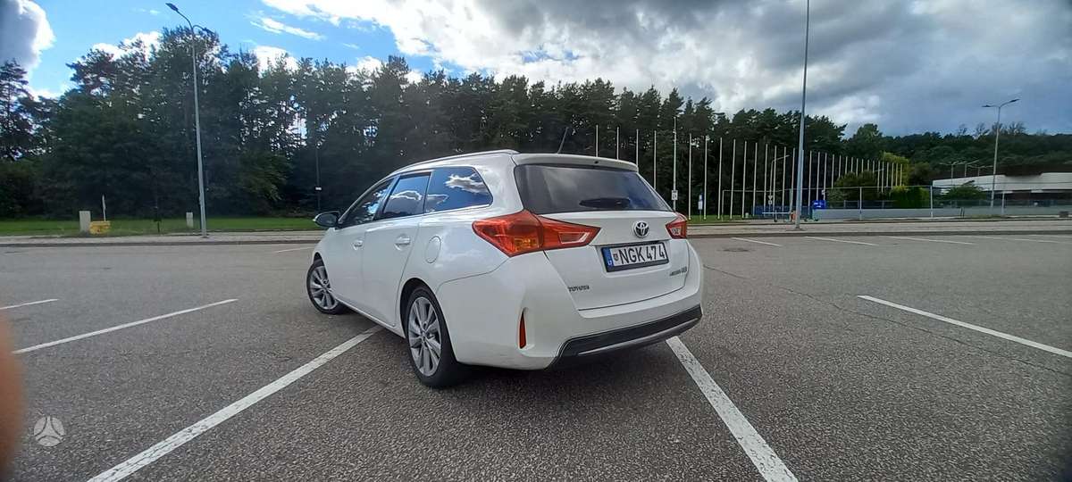 Toyota Auris - 4