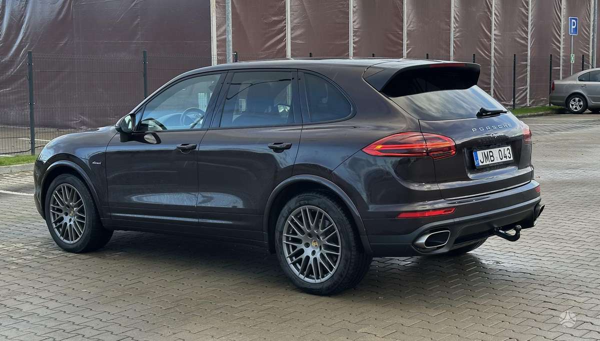 Porsche Cayenne - 2