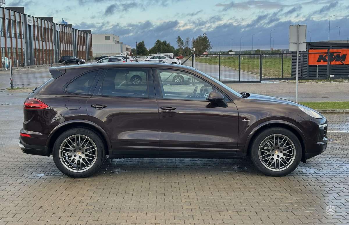 Porsche Cayenne - 3