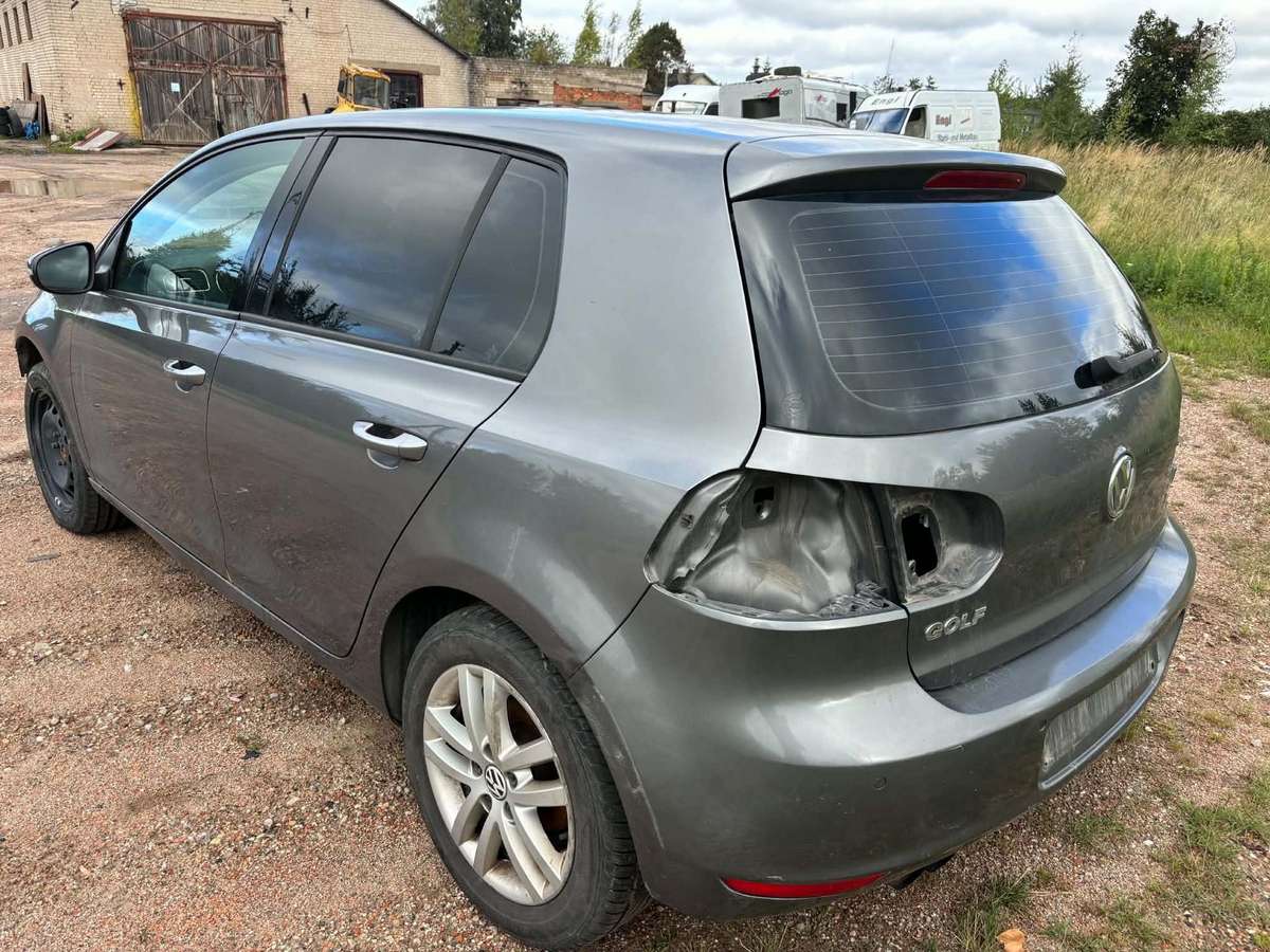 Volkswagen Golf, La7T, Dalimis