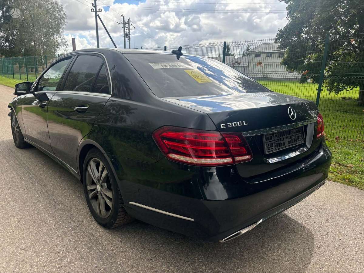 Mercedes-Benz E220 Dalimis