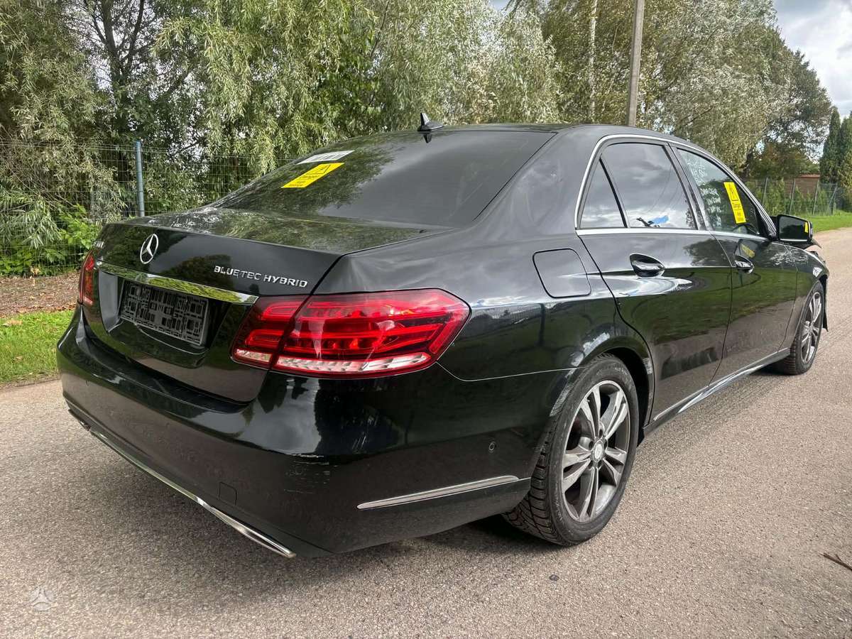 Mercedes-Benz E220 Dalimis