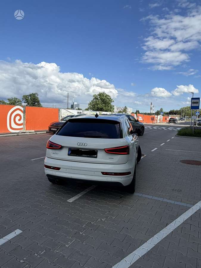 Audi Q3, 2.0 l., Внедорожник / Кроссовер