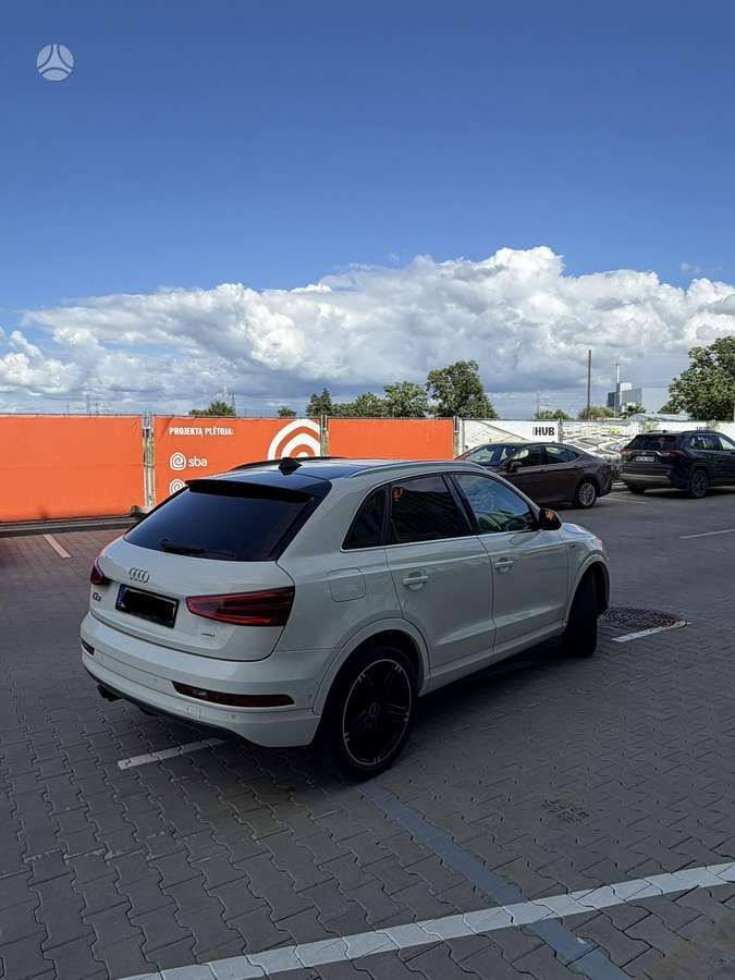 Audi Q3, 2.0 l., Внедорожник / Кроссовер