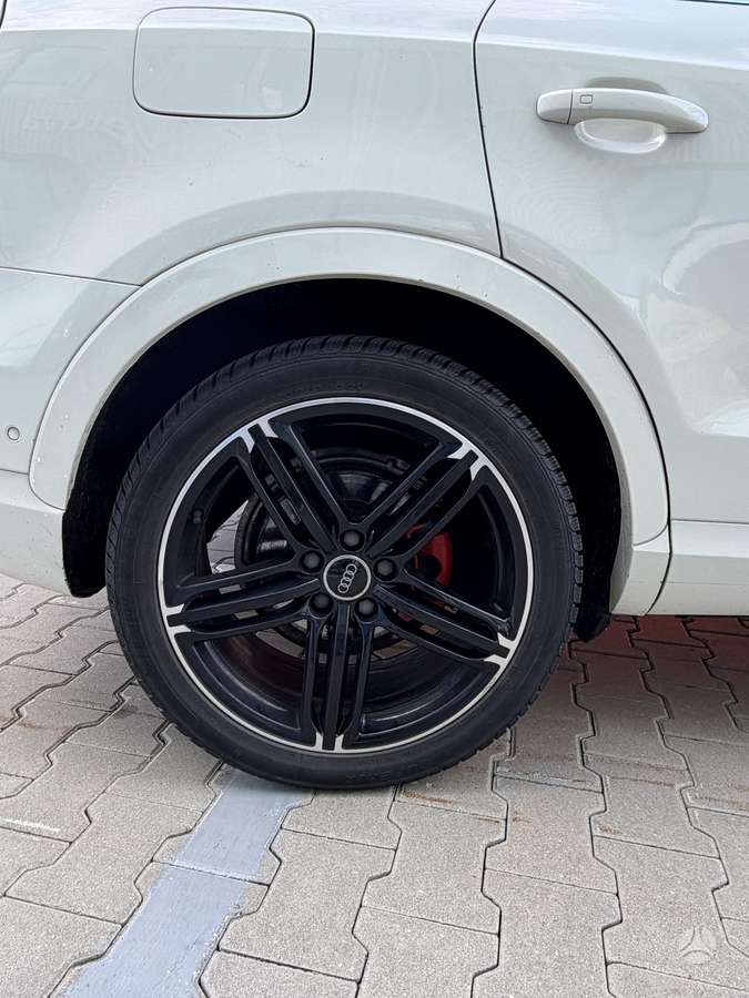 Audi Q3, 2.0 l., Внедорожник / Кроссовер