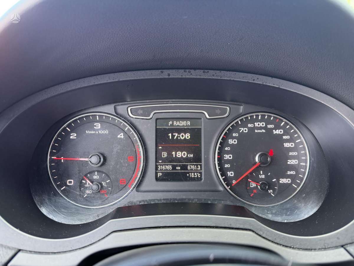 Audi Q3, 2.0 l., Внедорожник / Кроссовер