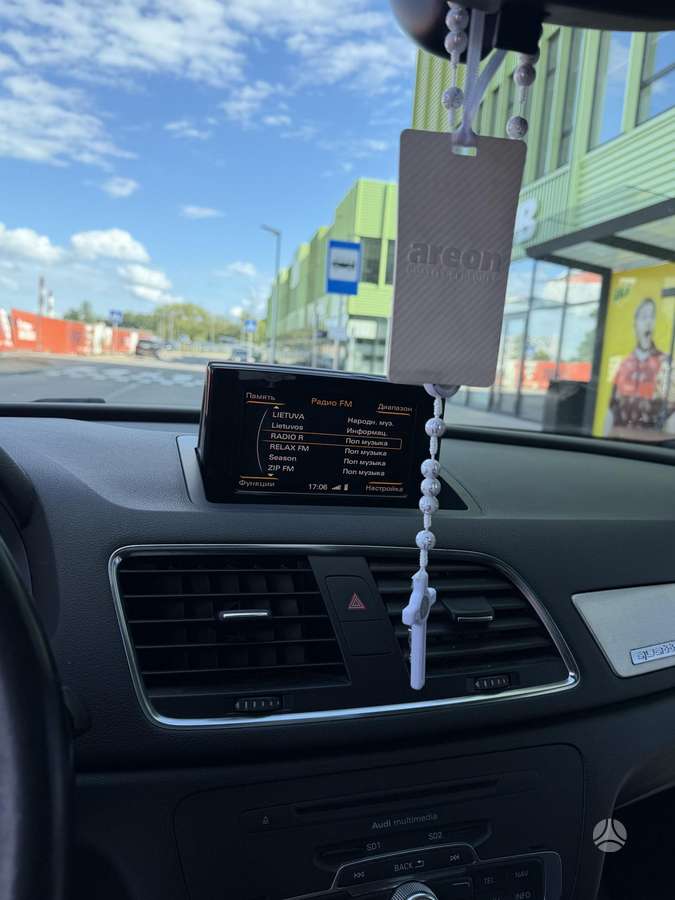 Audi Q3, 2.0 l., Внедорожник / Кроссовер