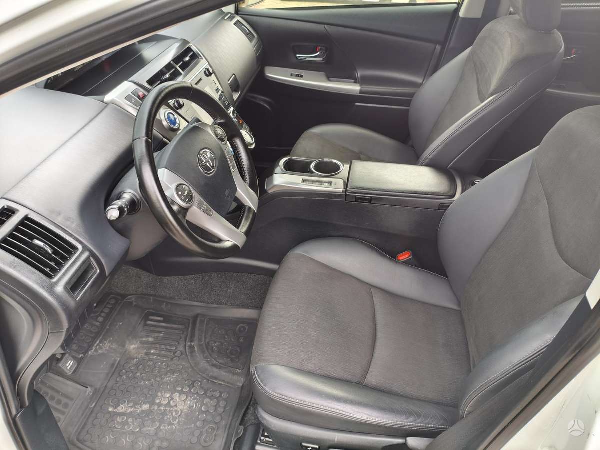 Toyota Prius+ - 11