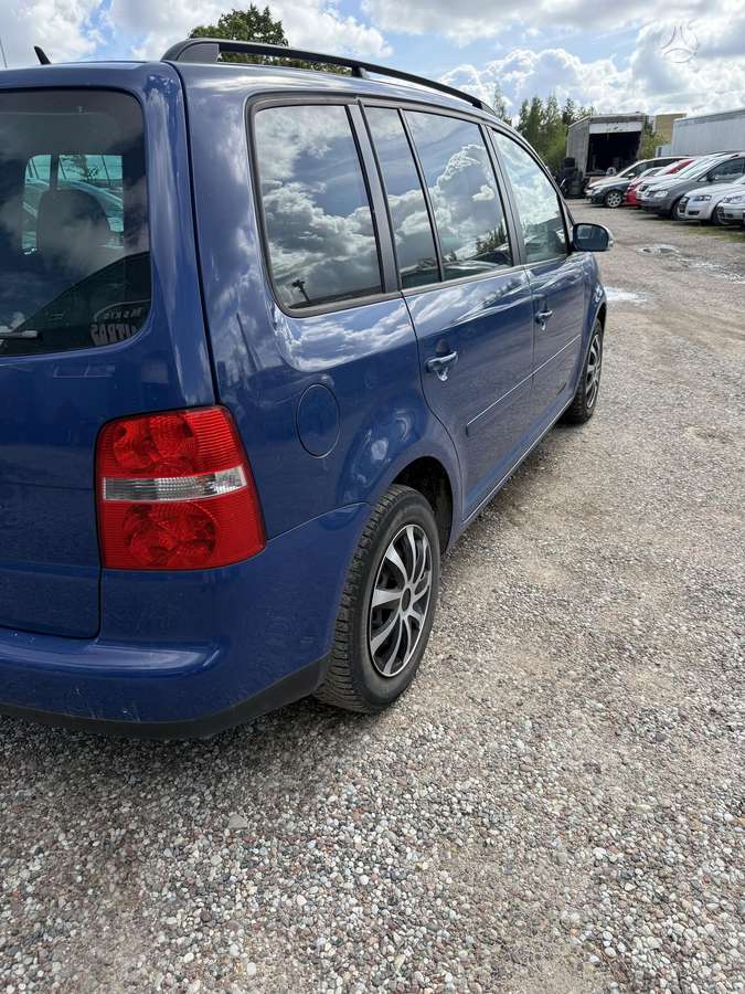 Volkswagen Touran - 6