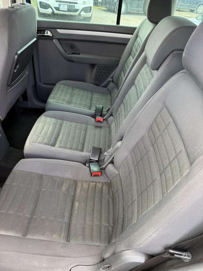 Volkswagen Touran - 8