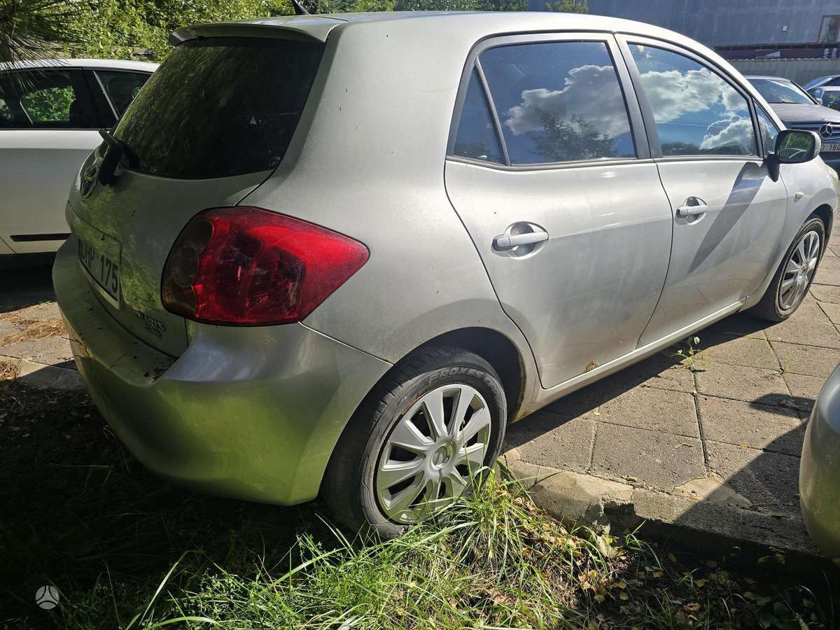 Toyota Auris - 2