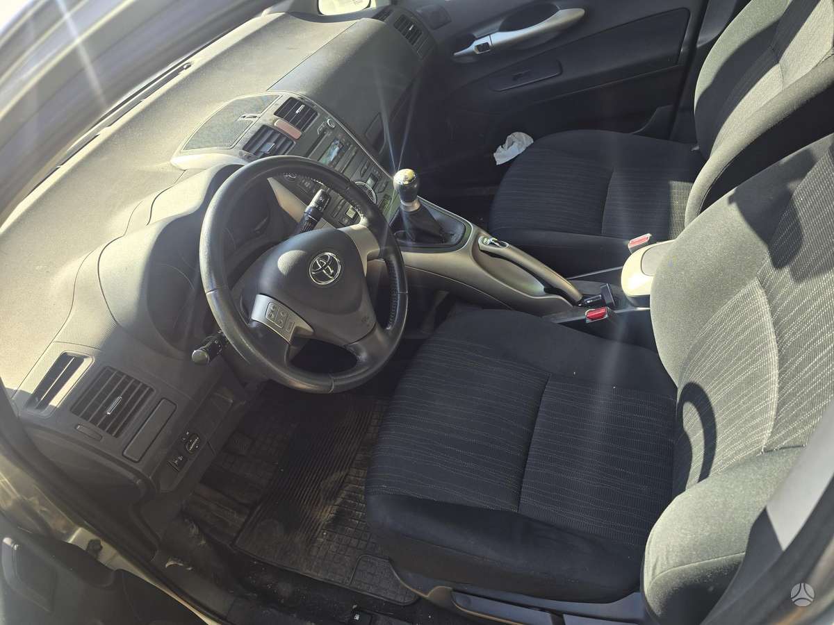 Toyota Auris - 5