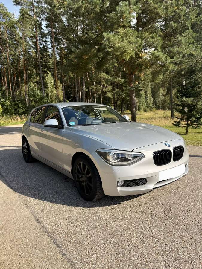 BMW 116, 2.0 l., hatchback