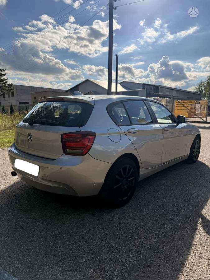 BMW 116, 2.0 l., hatchback