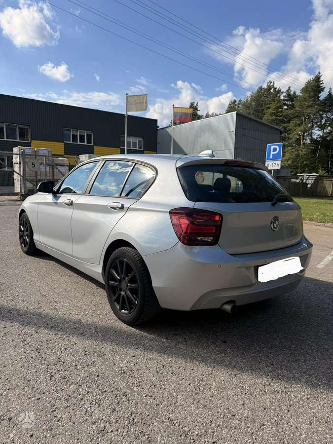 BMW 116, 2.0 l., hatchback