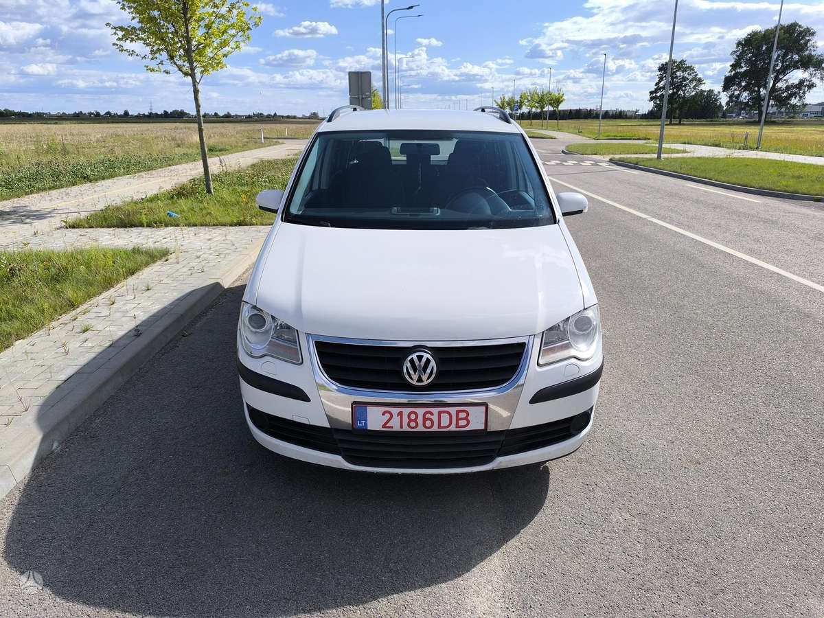 Volkswagen Touran - 2