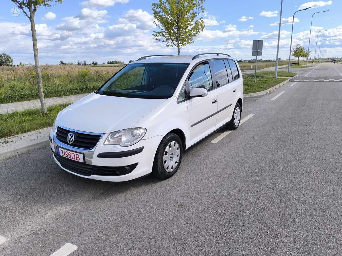 Volkswagen Touran - 3