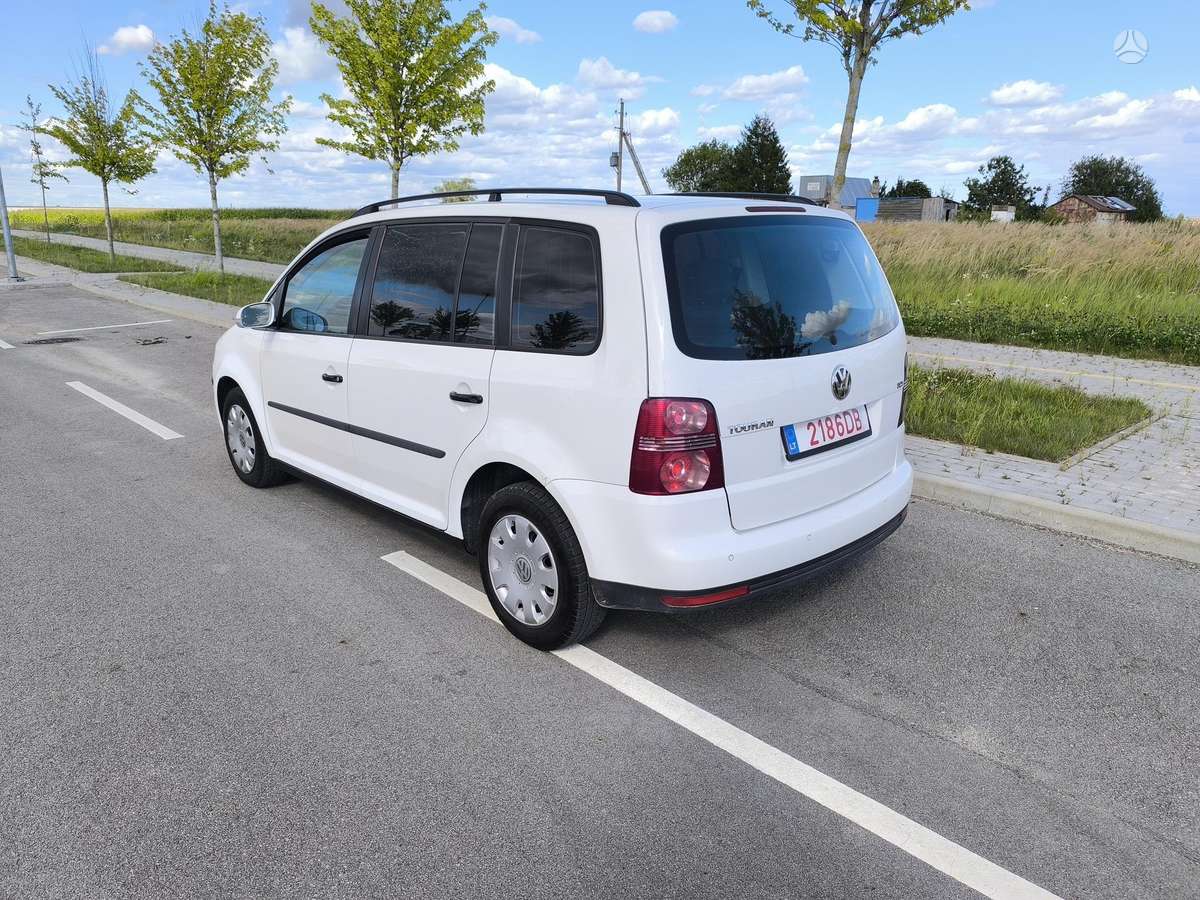 Volkswagen Touran - 5