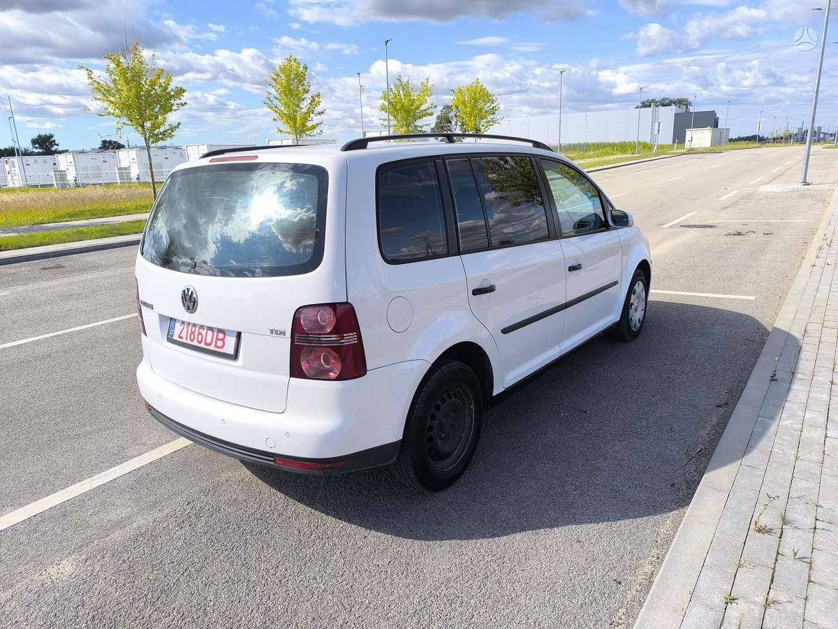 Volkswagen Touran - 7