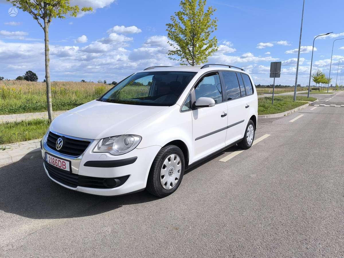 Volkswagen Touran - 9
