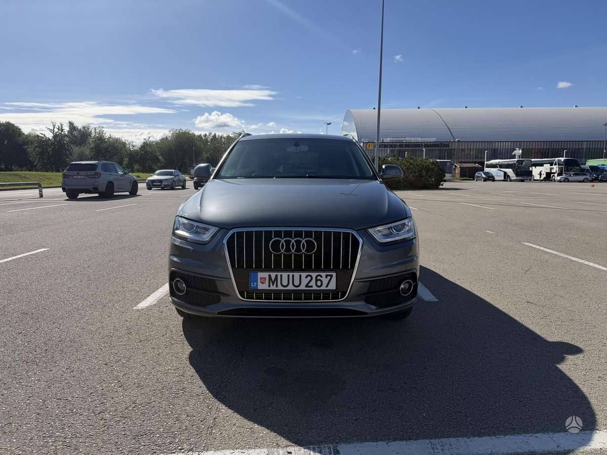 Audi Q3, 2.0 l., Внедорожник / Кроссовер