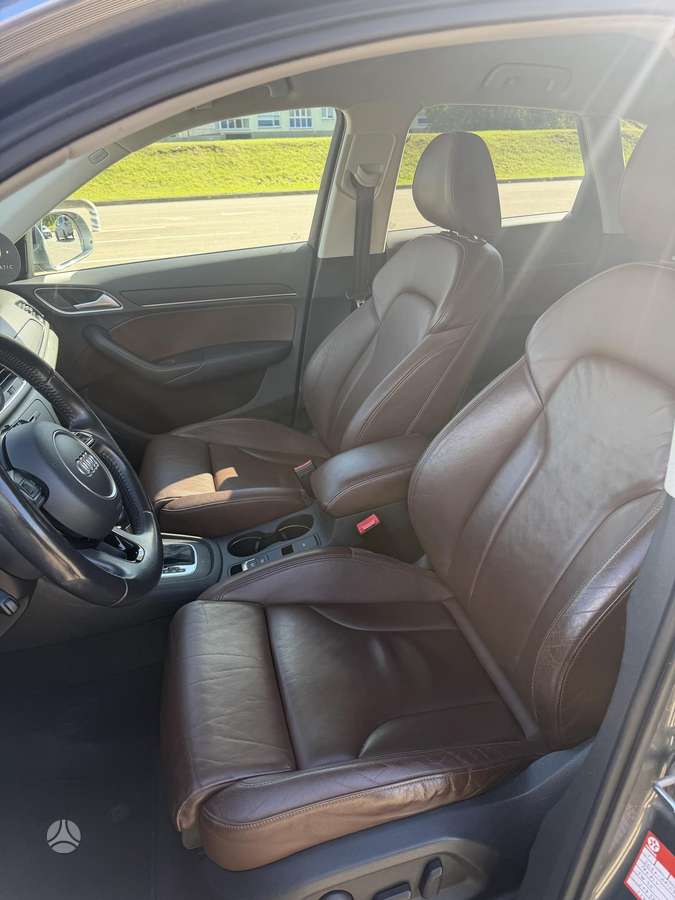 Audi Q3, 2.0 l., Внедорожник / Кроссовер