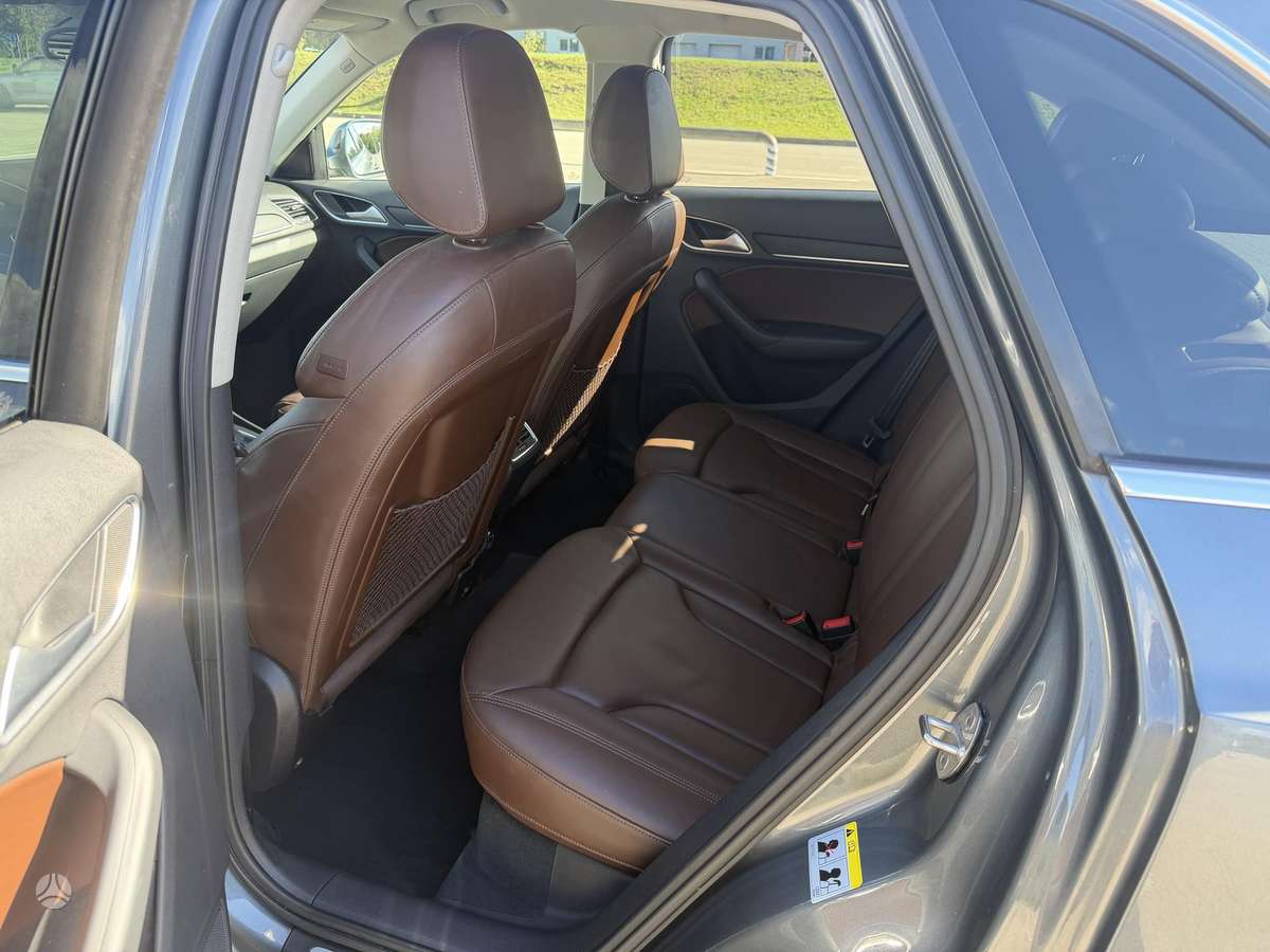 Audi Q3, 2.0 l., Внедорожник / Кроссовер