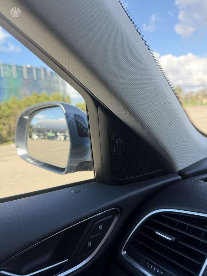 Audi Q3, 2.0 l., Внедорожник / Кроссовер
