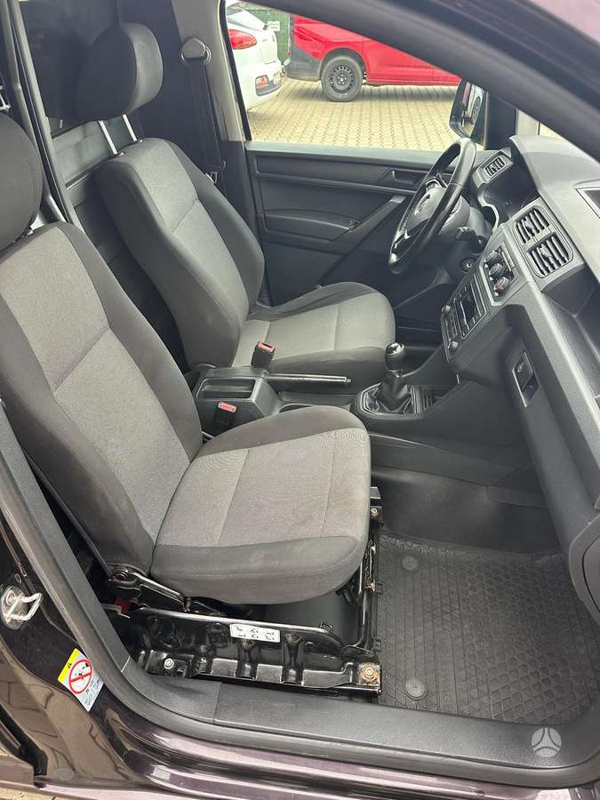 Volkswagen Caddy Maxi - 8