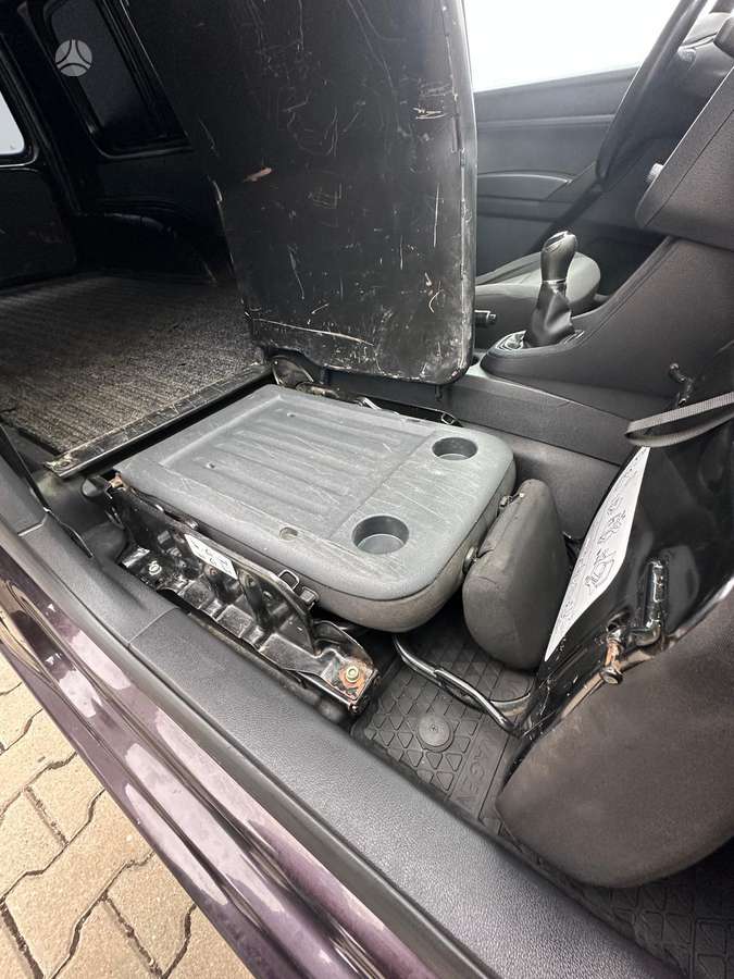 Volkswagen Caddy Maxi - 9