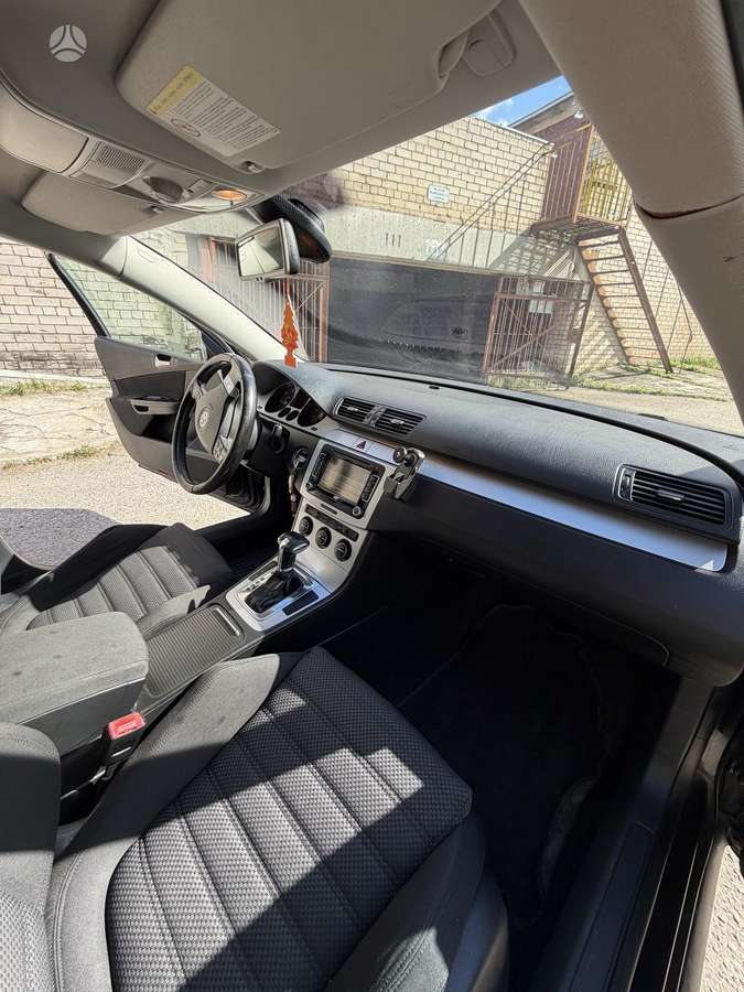Volkswagen Passat - 12
