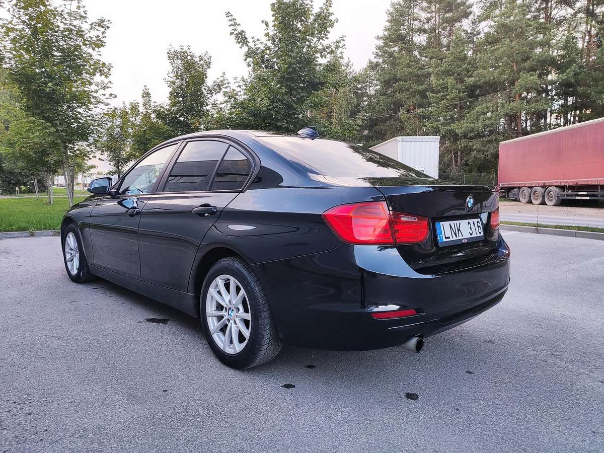 BMW 316, 1.6 l., Седан