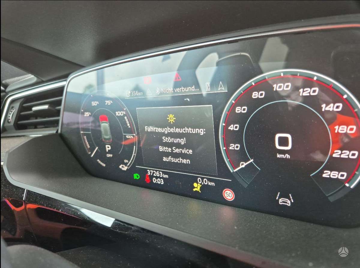 Audi Q8 e-tron, Внедорожник / Кроссовер