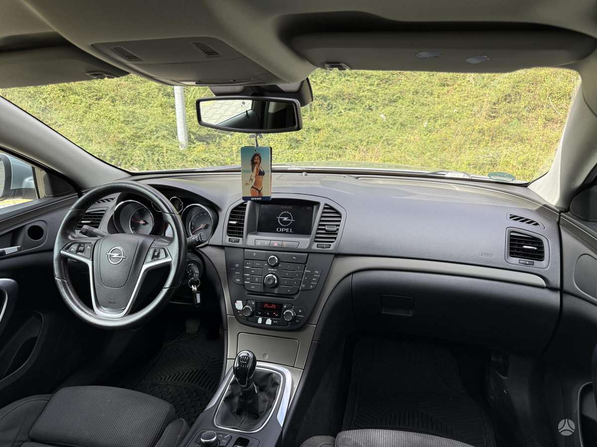 Opel Insignia, 2.0 l., hatchback