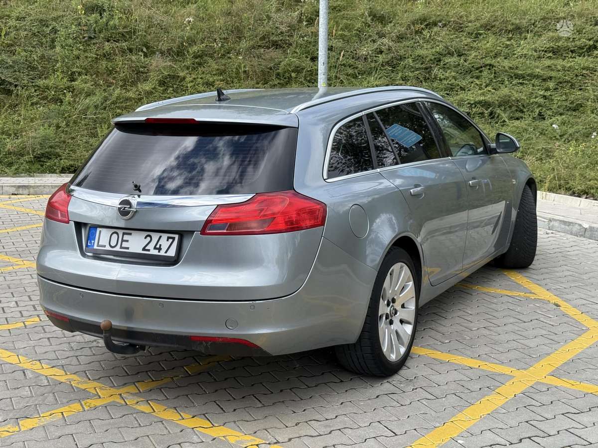Opel Insignia, 2.0 l., hatchback