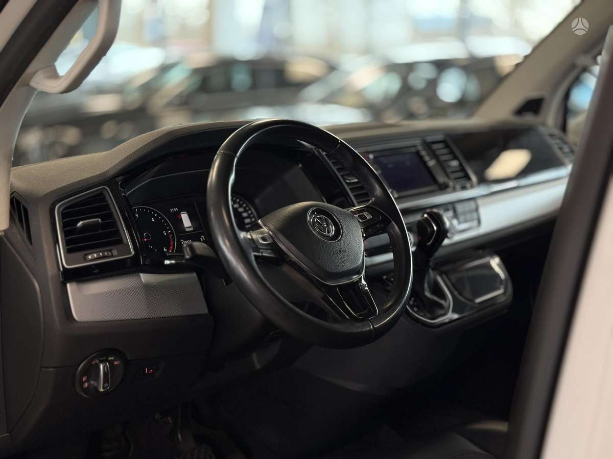 Volkswagen Multivan - 10