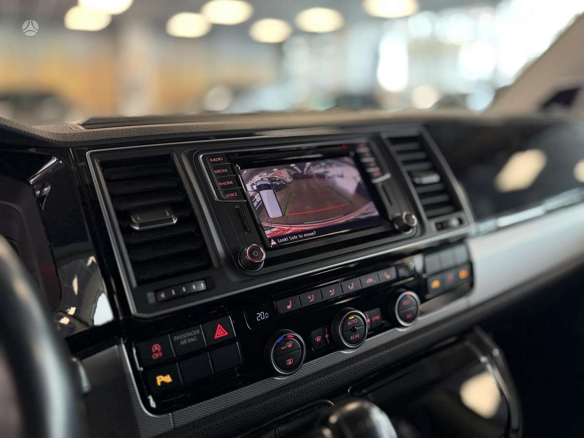 Volkswagen Multivan - 8