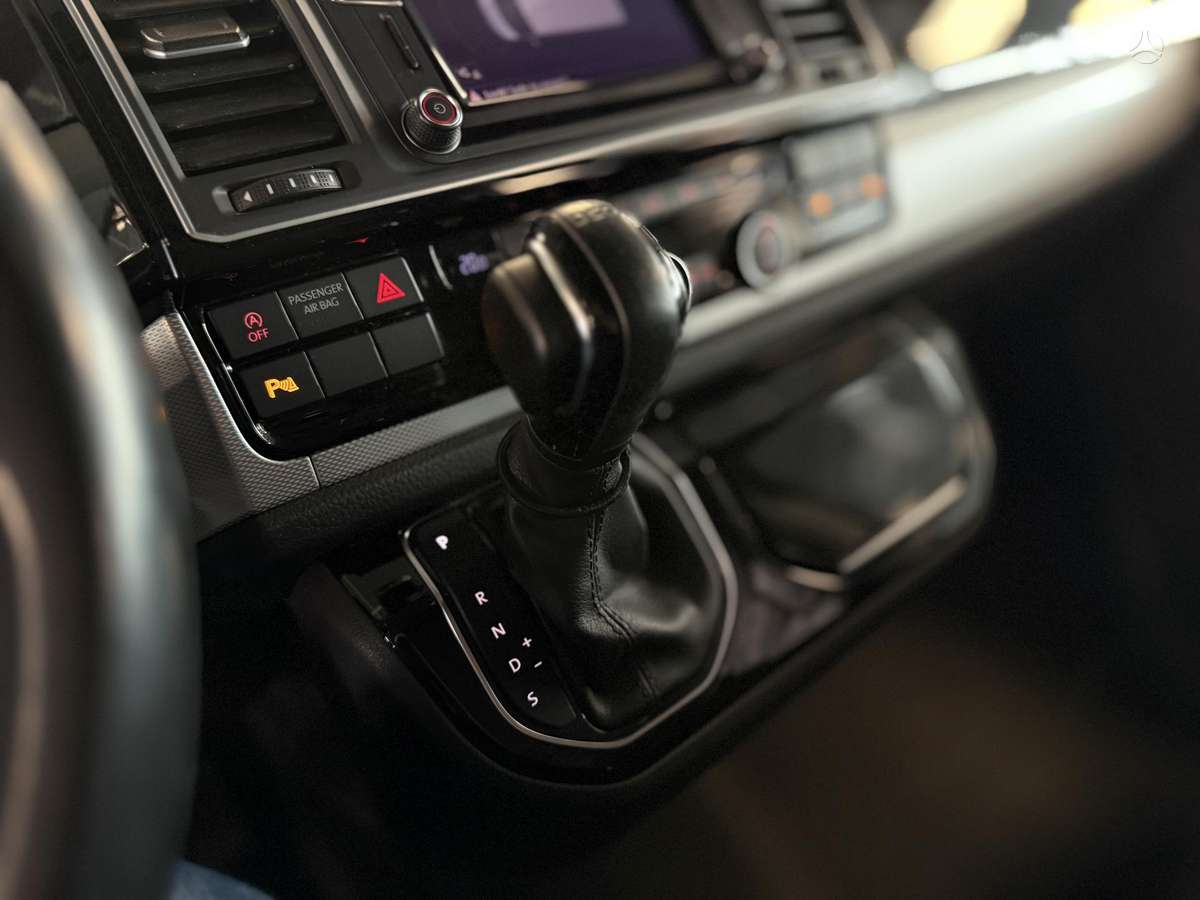 Volkswagen Multivan - 11