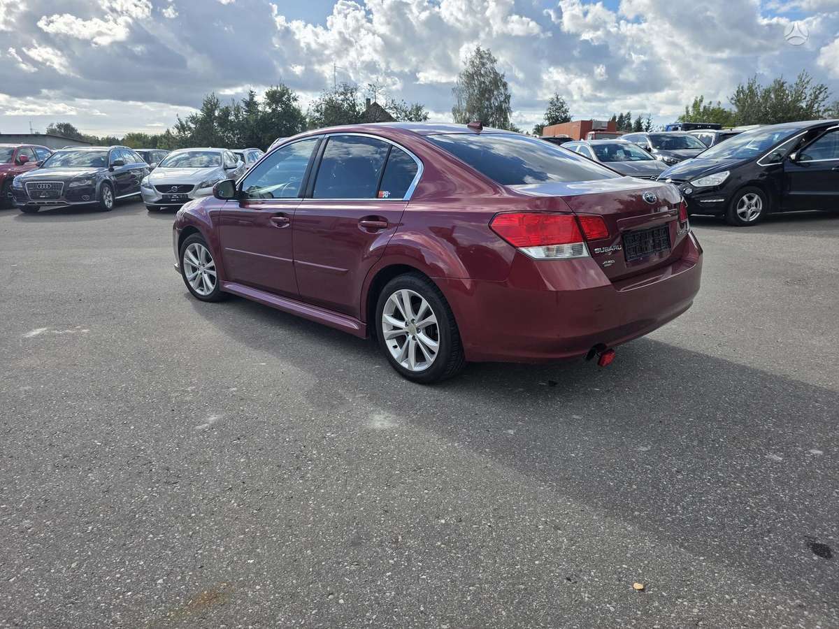 Subaru Legacy - 8