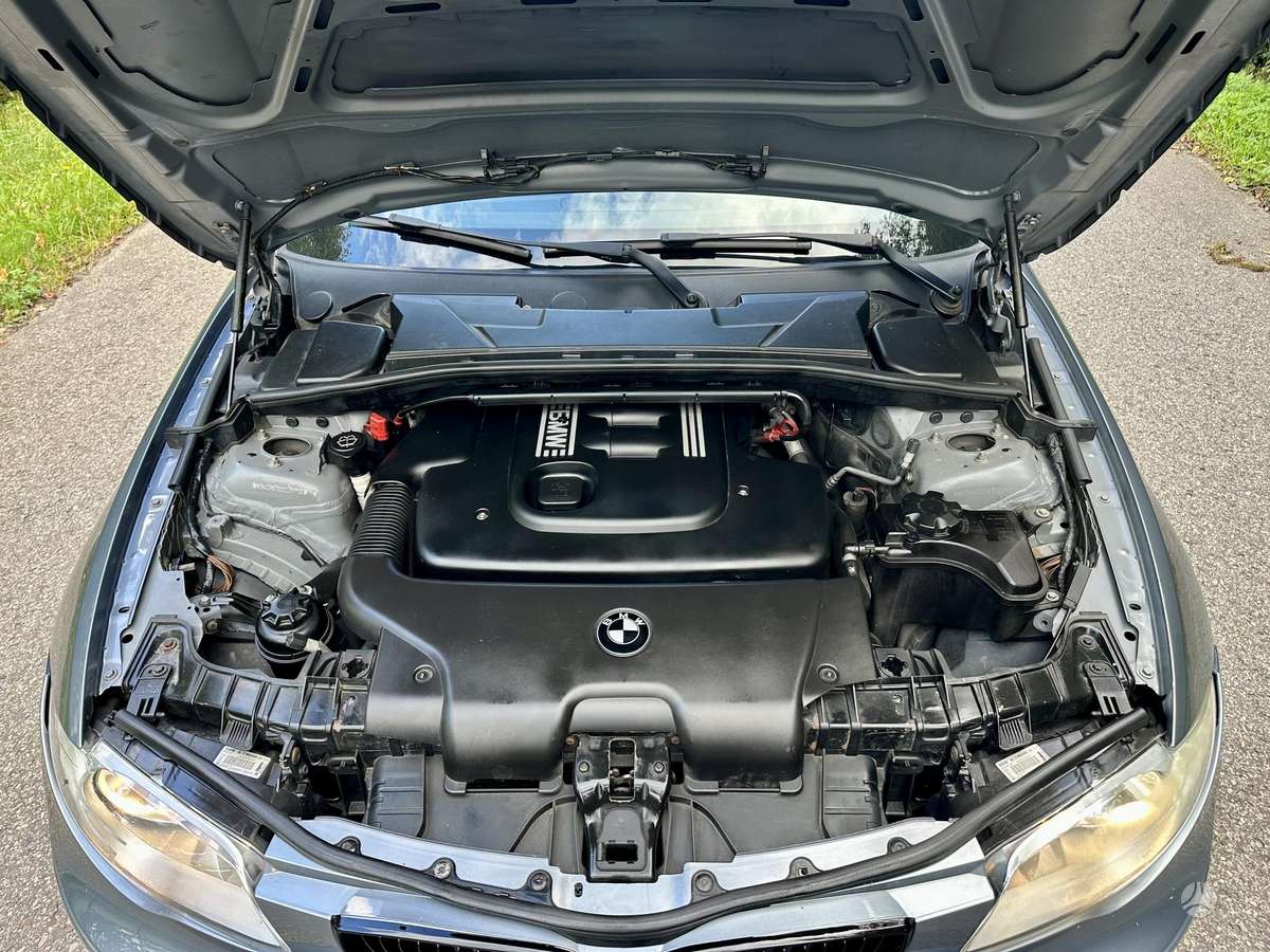 BMW 120, 2.0 l., hatchback
