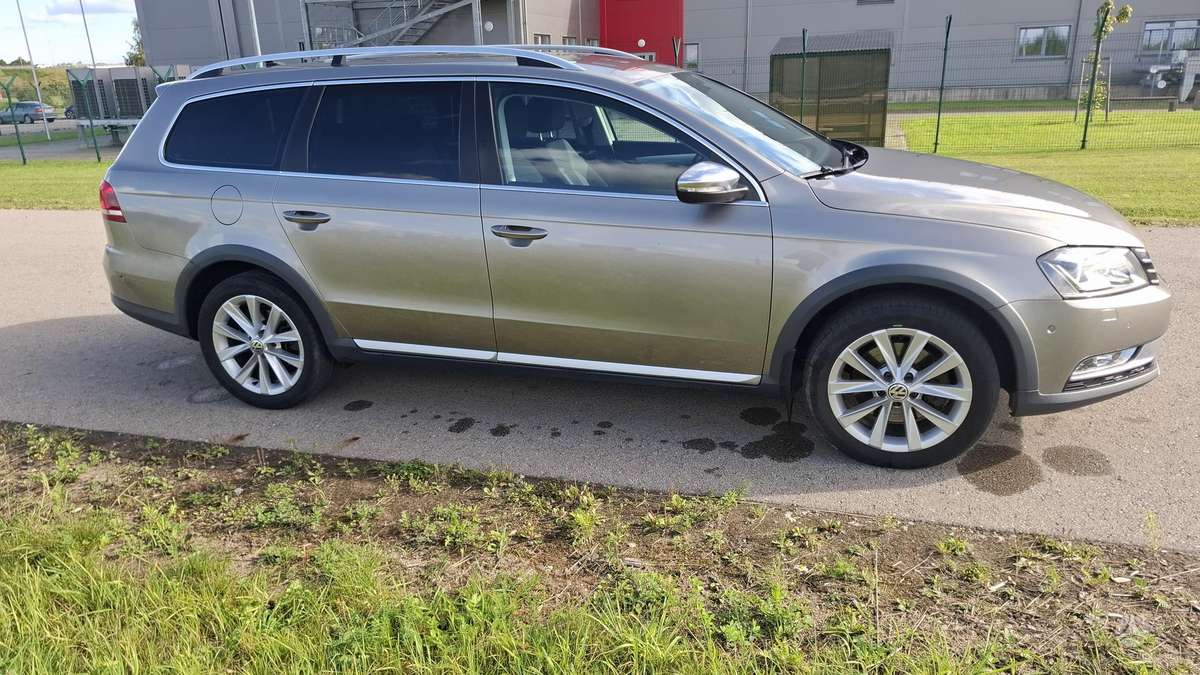 Volkswagen Passat Alltrack - 8