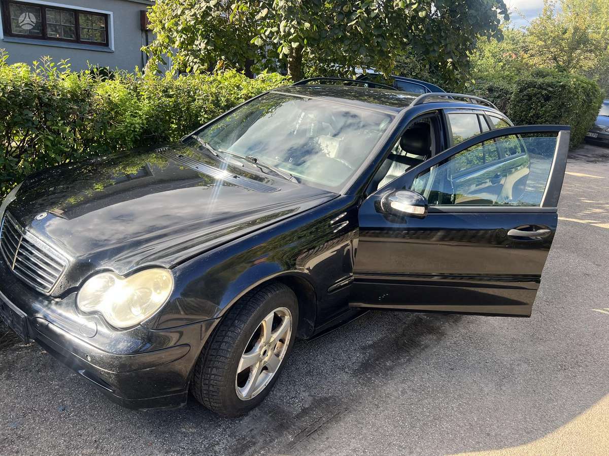 Mercedes-Benz C180 - 1