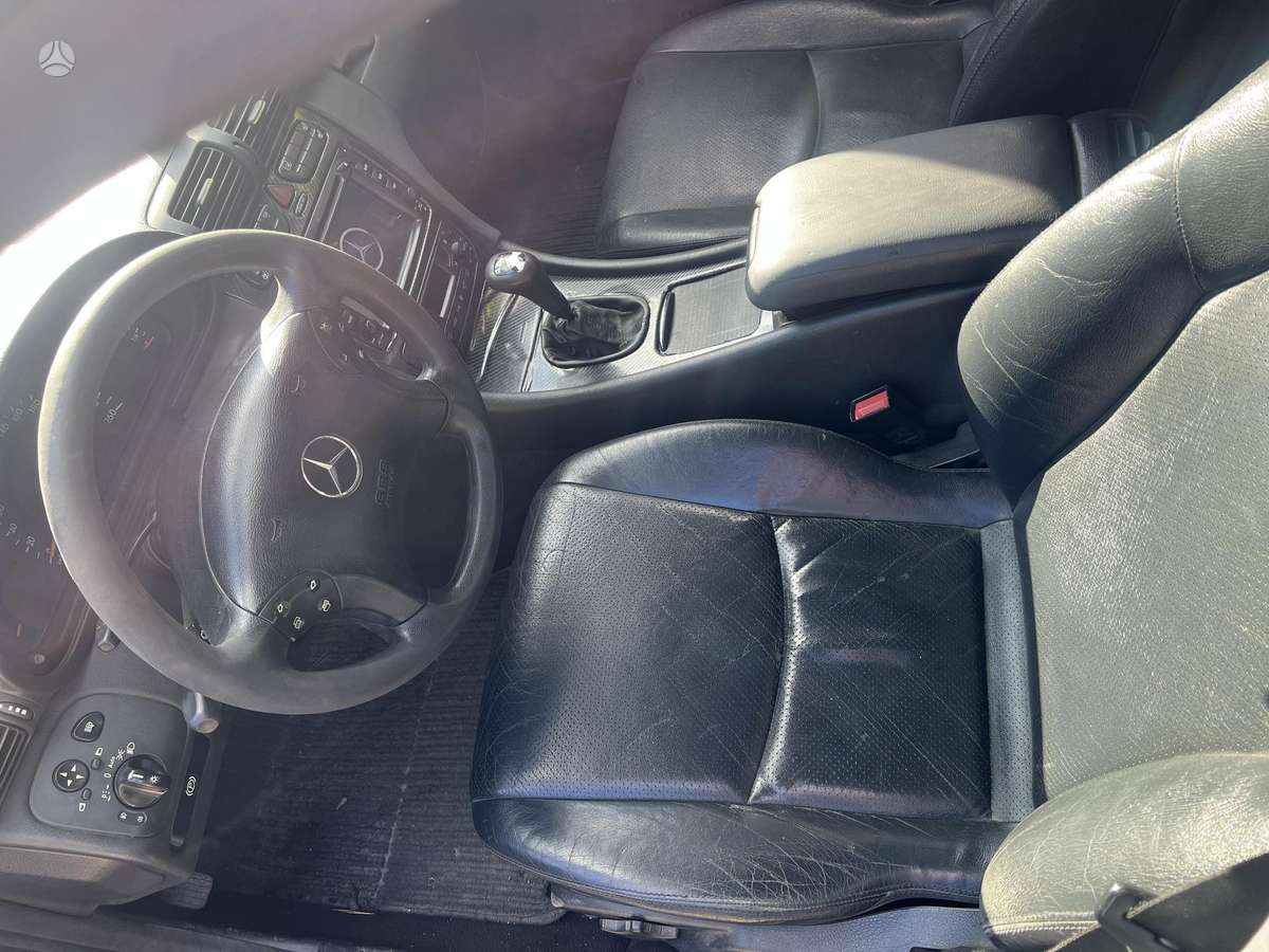 Mercedes-Benz C180 - 2