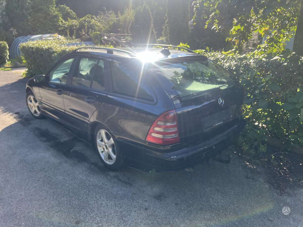 Mercedes-Benz C180 - 4