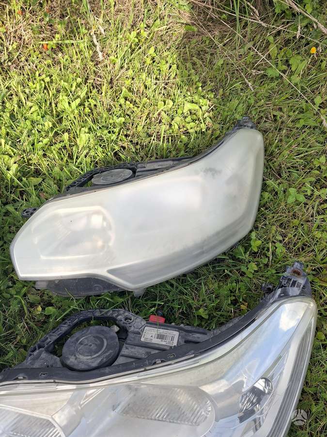 Citroen C5, Priekinis zibintas, lights